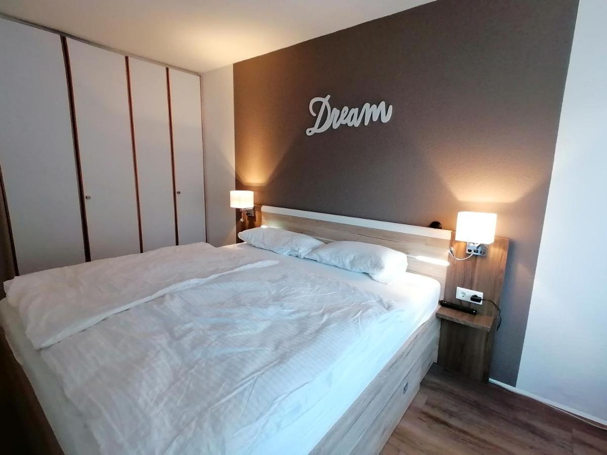Apartment Am Mit Balkon & Pool *