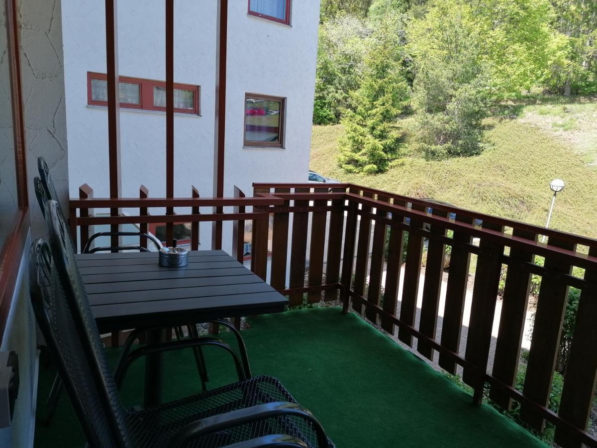 Am Mit Balkon & Pool Apartment